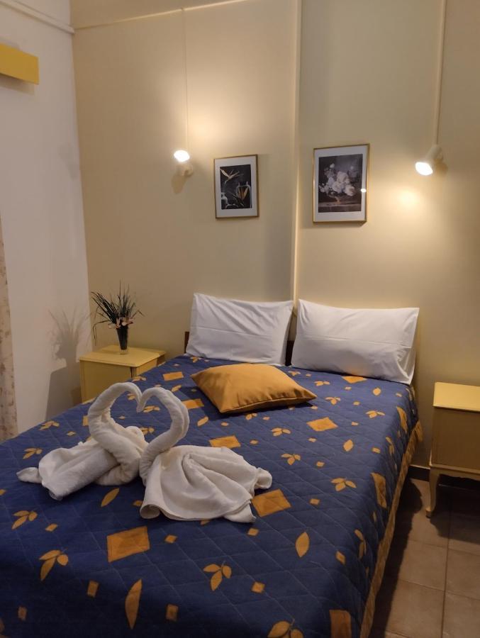 Pantheon Hotel Kamena Vourla Buitenkant foto